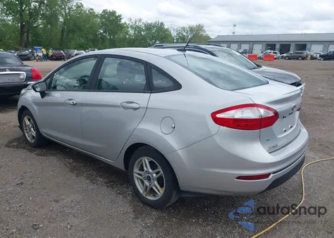 2019 Ford Fiesta Se z USA, uszkodzony, nr VIN 3FADP4BJ9KM132058